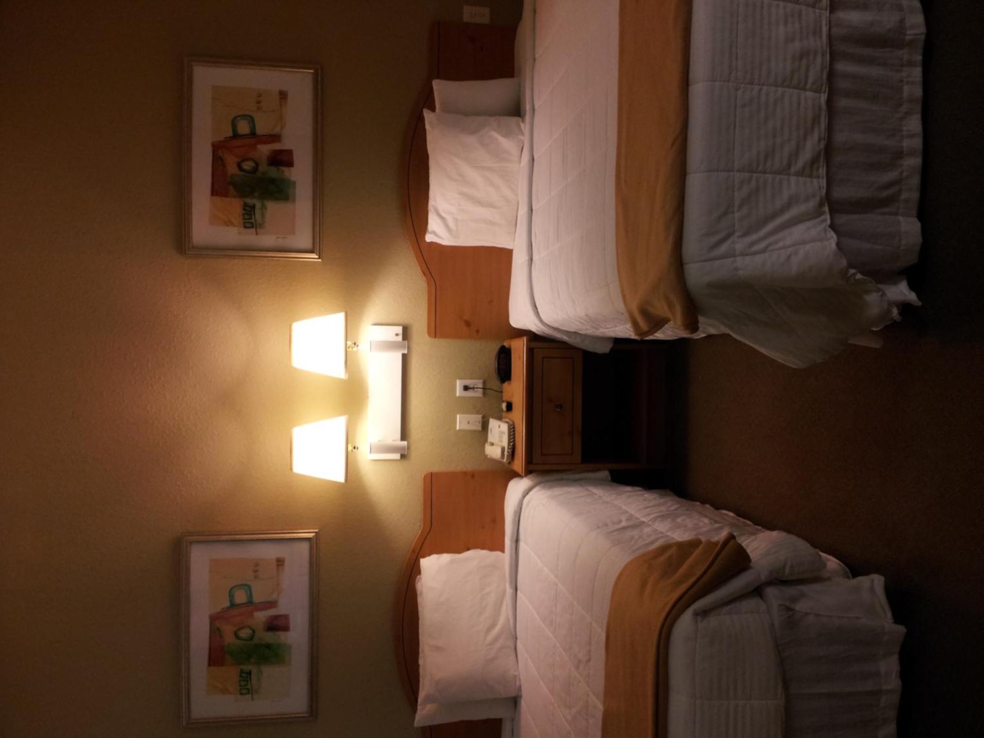 Americas Best Value Inn & Suites-Winnie Bilik gambar