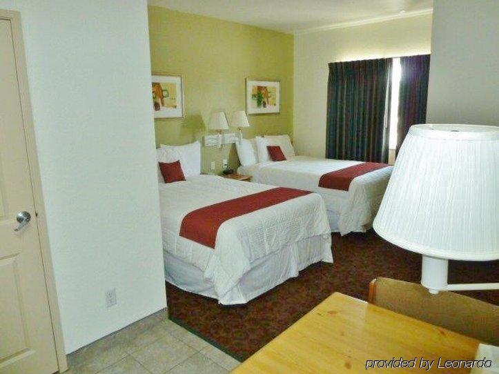 Americas Best Value Inn & Suites-Winnie Luaran gambar